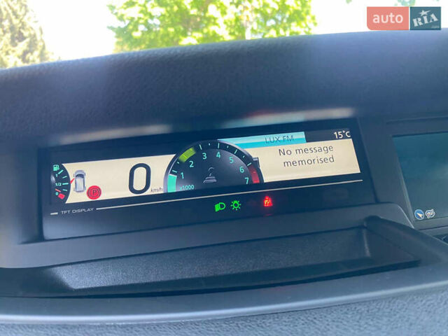 Червоний Рено Гранд Сценік, об'ємом двигуна 1.4 л та пробігом 247 тис. км за 6450 $, фото 30 на Automoto.ua