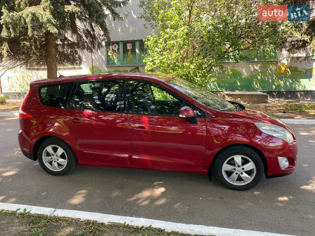 Червоний Рено Гранд Сценік, об'ємом двигуна 1.4 л та пробігом 247 тис. км за 6450 $, фото 19 на Automoto.ua