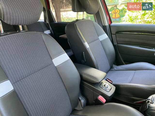 Червоний Рено Гранд Сценік, об'ємом двигуна 1.4 л та пробігом 247 тис. км за 6450 $, фото 56 на Automoto.ua