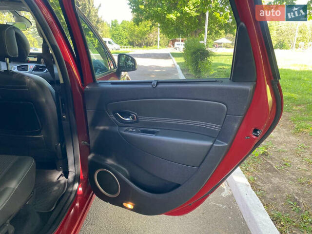 Червоний Рено Гранд Сценік, об'ємом двигуна 1.4 л та пробігом 247 тис. км за 6450 $, фото 45 на Automoto.ua