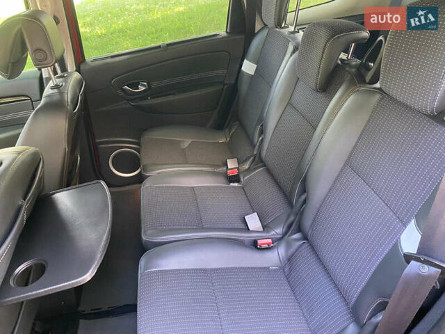 Червоний Рено Гранд Сценік, об'ємом двигуна 1.4 л та пробігом 247 тис. км за 6450 $, фото 41 на Automoto.ua