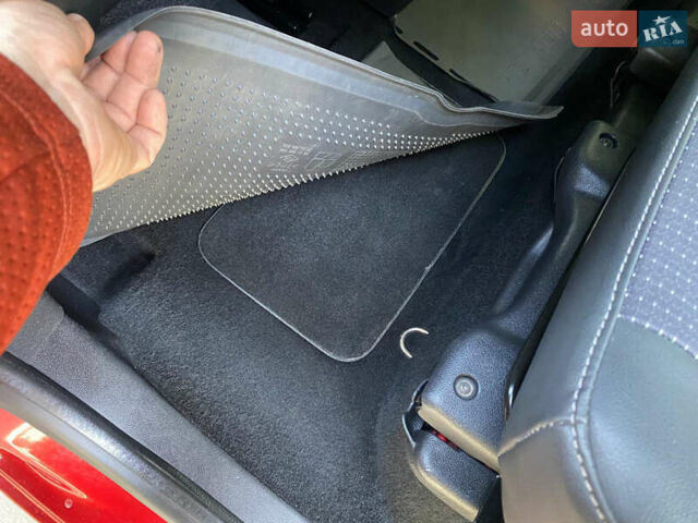 Червоний Рено Гранд Сценік, об'ємом двигуна 1.4 л та пробігом 247 тис. км за 6450 $, фото 42 на Automoto.ua