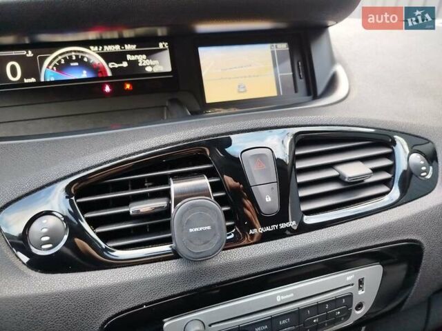 Красный Рено Гранд Сценик, объемом двигателя 1.6 л и пробегом 249 тыс. км за 8500 $, фото 21 на Automoto.ua