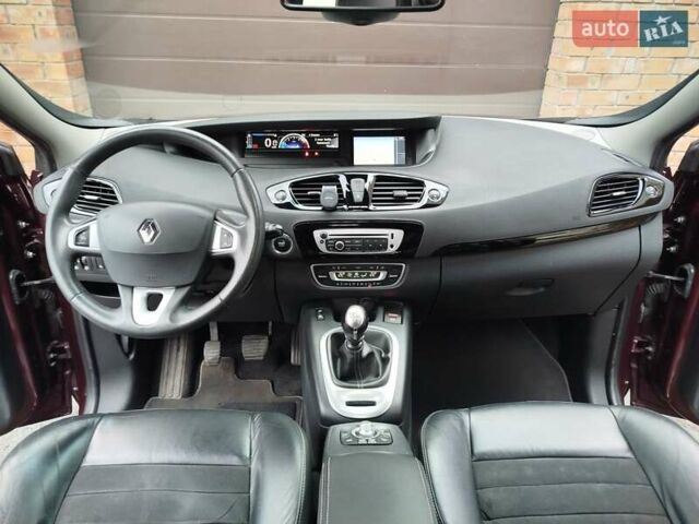 Красный Рено Гранд Сценик, объемом двигателя 1.6 л и пробегом 249 тыс. км за 8500 $, фото 4 на Automoto.ua