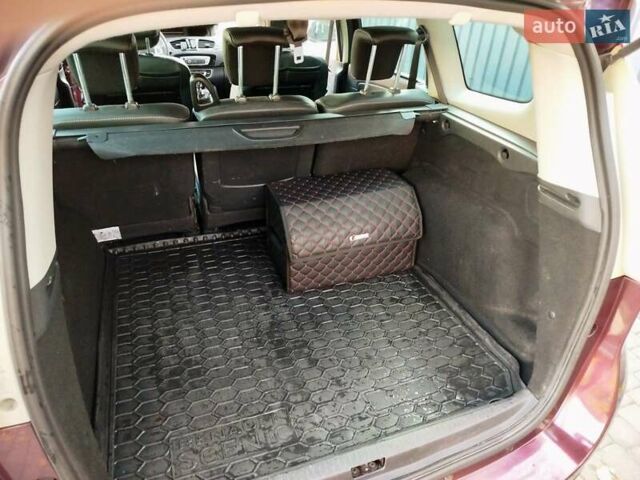 Красный Рено Гранд Сценик, объемом двигателя 1.6 л и пробегом 249 тыс. км за 8500 $, фото 22 на Automoto.ua