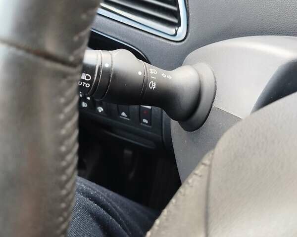 Красный Рено Гранд Сценик, объемом двигателя 1.6 л и пробегом 249 тыс. км за 8500 $, фото 14 на Automoto.ua