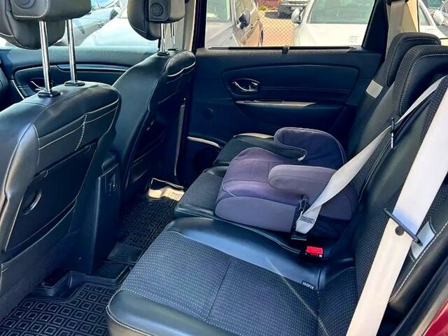 Красный Рено Гранд Сценик, объемом двигателя 1.5 л и пробегом 256 тыс. км за 7998 $, фото 4 на Automoto.ua