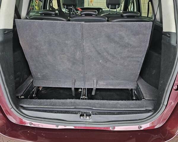 Красный Рено Гранд Сценик, объемом двигателя 1.46 л и пробегом 270 тыс. км за 9900 $, фото 6 на Automoto.ua