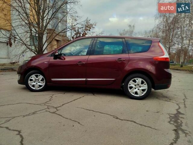 Красный Рено Гранд Сценик, объемом двигателя 1.6 л и пробегом 249 тыс. км за 8500 $, фото 7 на Automoto.ua