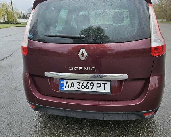 Красный Рено Гранд Сценик, объемом двигателя 1.46 л и пробегом 270 тыс. км за 9900 $, фото 1 на Automoto.ua