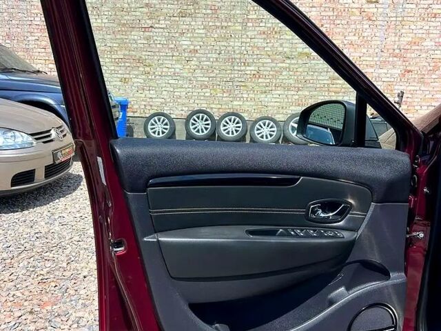 Красный Рено Гранд Сценик, объемом двигателя 1.5 л и пробегом 256 тыс. км за 7998 $, фото 3 на Automoto.ua