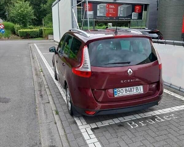 Червоний Рено Гранд Сценік, об'ємом двигуна 1.46 л та пробігом 290 тис. км за 7650 $, фото 1 на Automoto.ua