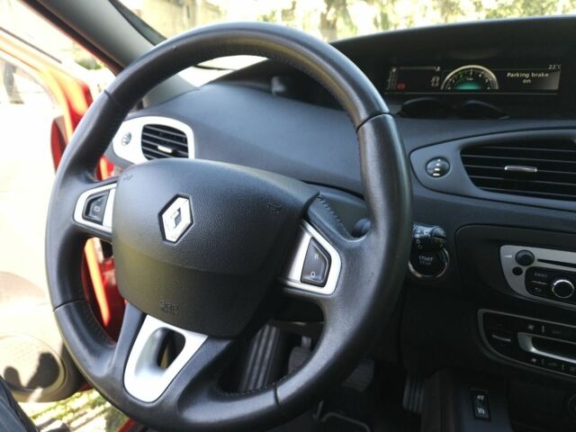 Красный Рено Гранд Сценик, объемом двигателя 1.5 л и пробегом 263 тыс. км за 7950 $, фото 15 на Automoto.ua