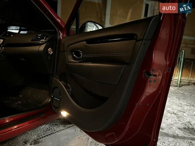 Красный Рено Гранд Сценик, объемом двигателя 1.46 л и пробегом 249 тыс. км за 8300 $, фото 55 на Automoto.ua