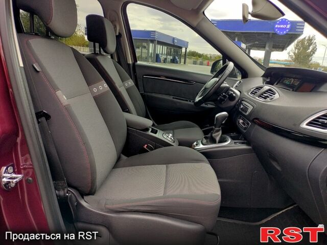 Красный Рено Гранд Сценик, объемом двигателя 1.5 л и пробегом 242 тыс. км за 8600 $, фото 5 на Automoto.ua