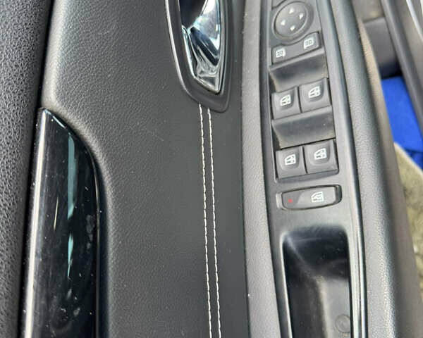 Красный Рено Гранд Сценик, объемом двигателя 1.46 л и пробегом 272 тыс. км за 8500 $, фото 13 на Automoto.ua