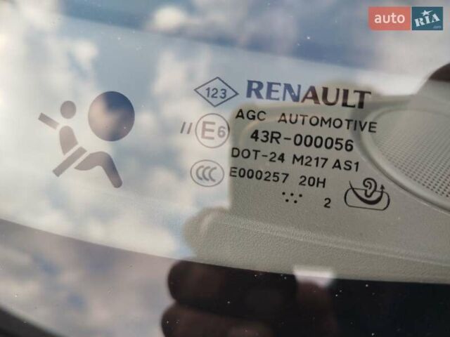 Красный Рено Гранд Сценик, объемом двигателя 1.6 л и пробегом 249 тыс. км за 8500 $, фото 24 на Automoto.ua