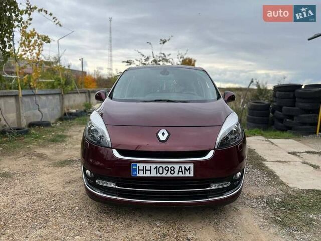 Красный Рено Гранд Сценик, объемом двигателя 2 л и пробегом 227 тыс. км за 10200 $, фото 8 на Automoto.ua