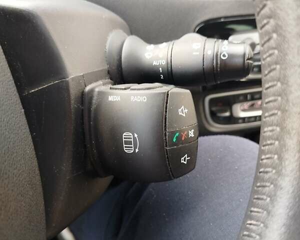 Красный Рено Гранд Сценик, объемом двигателя 1.6 л и пробегом 249 тыс. км за 8500 $, фото 15 на Automoto.ua