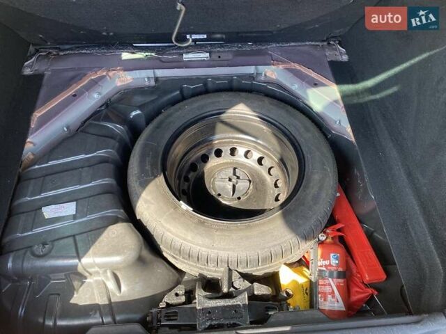 Красный Рено Гранд Сценик, объемом двигателя 1.5 л и пробегом 265 тыс. км за 8800 $, фото 18 на Automoto.ua