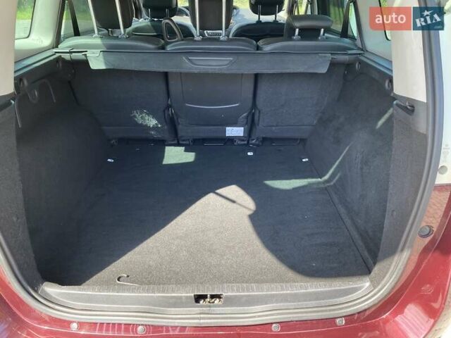 Красный Рено Гранд Сценик, объемом двигателя 1.5 л и пробегом 265 тыс. км за 8800 $, фото 17 на Automoto.ua