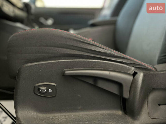 Красный Рено Гранд Сценик, объемом двигателя 1.5 л и пробегом 135 тыс. км за 12350 $, фото 14 на Automoto.ua