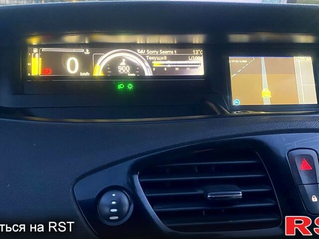 Красный Рено Гранд Сценик, объемом двигателя 1.6 л и пробегом 308 тыс. км за 11000 $, фото 5 на Automoto.ua