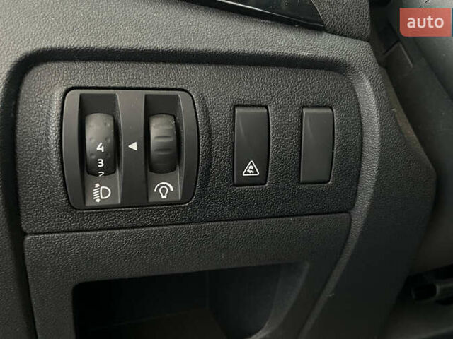 Красный Рено Гранд Сценик, объемом двигателя 1.5 л и пробегом 135 тыс. км за 12350 $, фото 27 на Automoto.ua