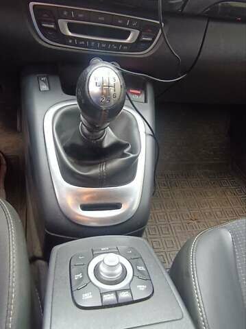 Красный Рено Гранд Сценик, объемом двигателя 1.6 л и пробегом 299 тыс. км за 9799 $, фото 15 на Automoto.ua