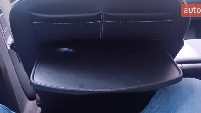 Красный Рено Гранд Сценик, объемом двигателя 1.6 л и пробегом 299 тыс. км за 9799 $, фото 13 на Automoto.ua