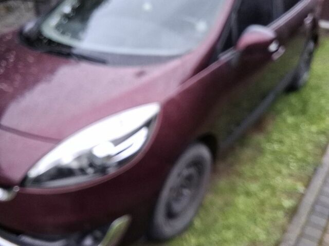 Червоний Рено Гранд Сценік, об'ємом двигуна 1.6 л та пробігом 290 тис. км за 7900 $, фото 3 на Automoto.ua