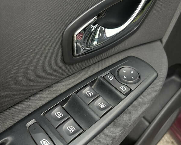 Червоний Рено Гранд Сценік, об'ємом двигуна 1.5 л та пробігом 230 тис. км за 8900 $, фото 9 на Automoto.ua