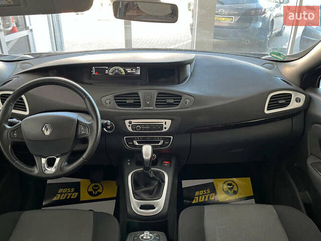 Красный Рено Гранд Сценик, объемом двигателя 1.5 л и пробегом 135 тыс. км за 12350 $, фото 18 на Automoto.ua