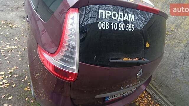 Красный Рено Гранд Сценик, объемом двигателя 1.6 л и пробегом 299 тыс. км за 9799 $, фото 4 на Automoto.ua