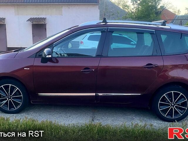 Красный Рено Гранд Сценик, объемом двигателя 1.6 л и пробегом 308 тыс. км за 11000 $, фото 1 на Automoto.ua