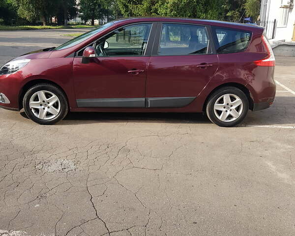 Красный Рено Гранд Сценик, объемом двигателя 1.6 л и пробегом 186 тыс. км за 10200 $, фото 5 на Automoto.ua