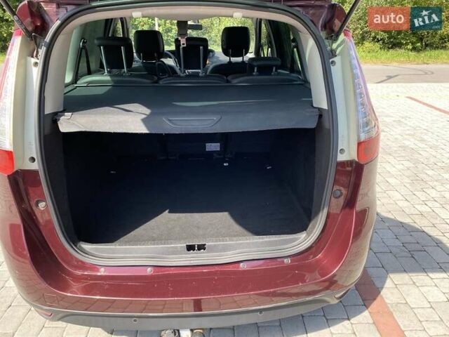 Красный Рено Гранд Сценик, объемом двигателя 1.5 л и пробегом 265 тыс. км за 8800 $, фото 19 на Automoto.ua