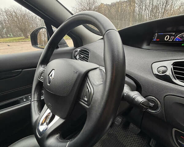 Червоний Рено Гранд Сценік, об'ємом двигуна 1.6 л та пробігом 280 тис. км за 7500 $, фото 21 на Automoto.ua