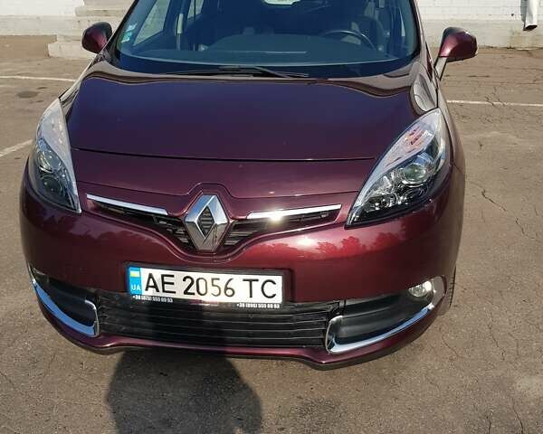 Красный Рено Гранд Сценик, объемом двигателя 1.6 л и пробегом 186 тыс. км за 10200 $, фото 2 на Automoto.ua