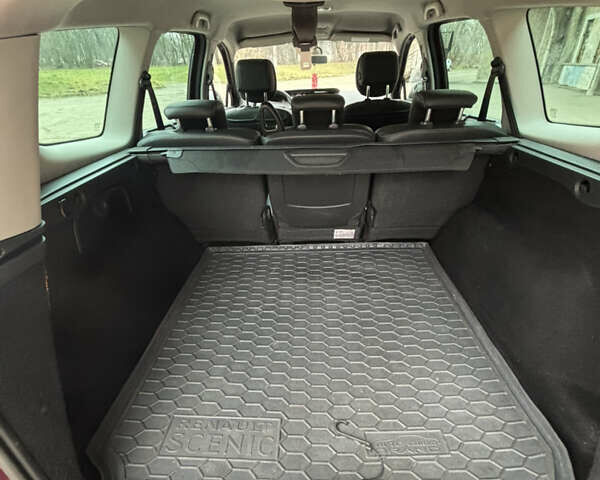 Червоний Рено Гранд Сценік, об'ємом двигуна 1.6 л та пробігом 280 тис. км за 7500 $, фото 23 на Automoto.ua