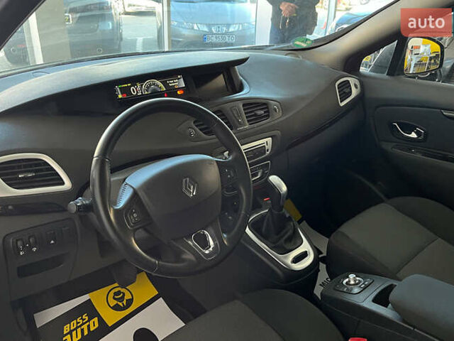 Красный Рено Гранд Сценик, объемом двигателя 1.5 л и пробегом 135 тыс. км за 12350 $, фото 16 на Automoto.ua