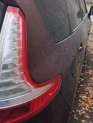 Красный Рено Гранд Сценик, объемом двигателя 1.6 л и пробегом 299 тыс. км за 9799 $, фото 3 на Automoto.ua