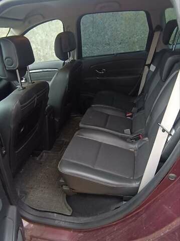 Красный Рено Гранд Сценик, объемом двигателя 1.6 л и пробегом 299 тыс. км за 9799 $, фото 12 на Automoto.ua