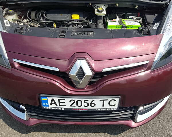 Красный Рено Гранд Сценик, объемом двигателя 1.6 л и пробегом 186 тыс. км за 10200 $, фото 11 на Automoto.ua