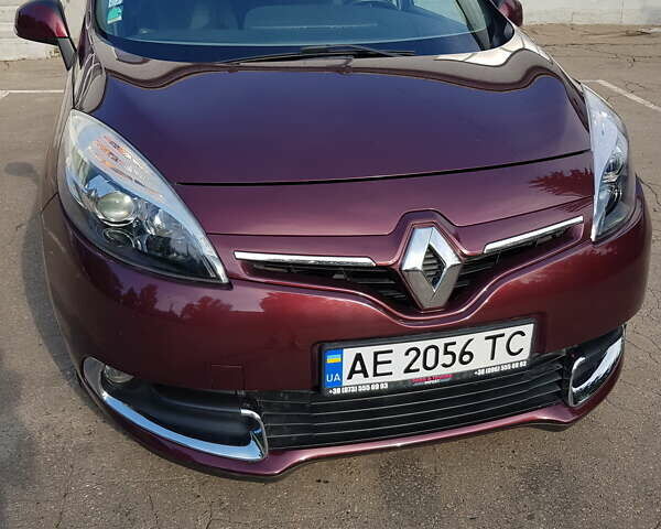 Красный Рено Гранд Сценик, объемом двигателя 1.6 л и пробегом 186 тыс. км за 10200 $, фото 3 на Automoto.ua