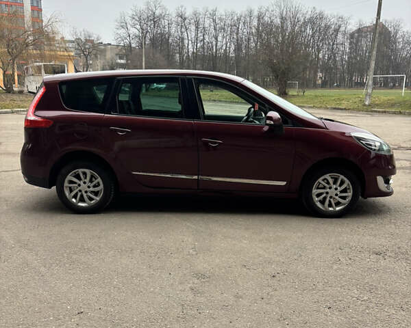 Червоний Рено Гранд Сценік, об'ємом двигуна 1.6 л та пробігом 280 тис. км за 7500 $, фото 10 на Automoto.ua