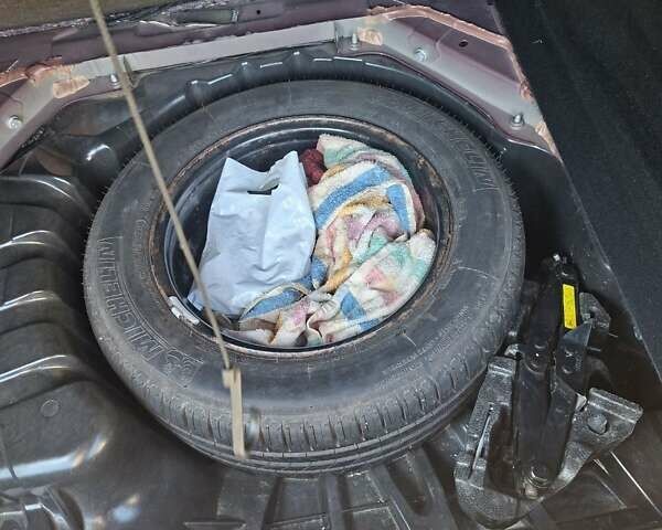 Червоний Рено Гранд Сценік, об'ємом двигуна 1.6 л та пробігом 290 тис. км за 8400 $, фото 4 на Automoto.ua