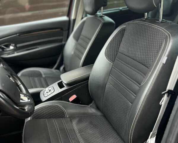 Красный Рено Гранд Сценик, объемом двигателя 1.6 л и пробегом 181 тыс. км за 10500 $, фото 12 на Automoto.ua