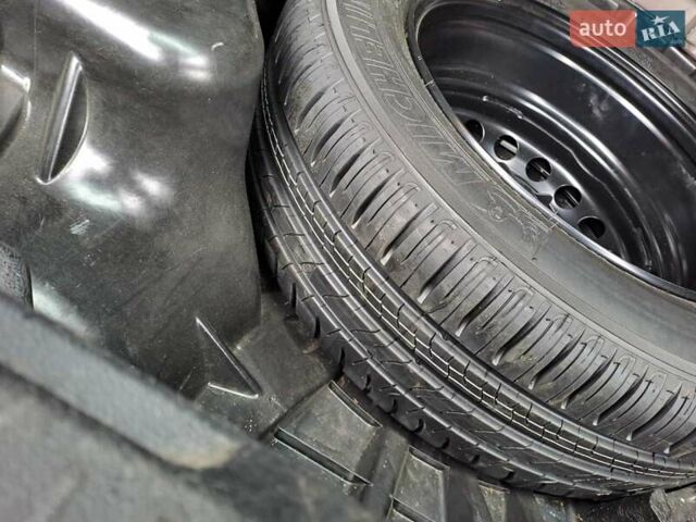 Красный Рено Гранд Сценик, объемом двигателя 1.5 л и пробегом 208 тыс. км за 9500 $, фото 17 на Automoto.ua