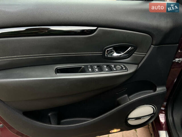 Красный Рено Гранд Сценик, объемом двигателя 1.6 л и пробегом 181 тыс. км за 10500 $, фото 24 на Automoto.ua